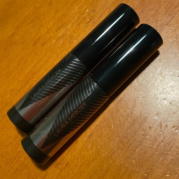 2 Laura Mercier Caviar Volume Mascaras - Picture 4 of 11